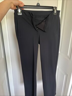 Lululemon on the move pant size 2